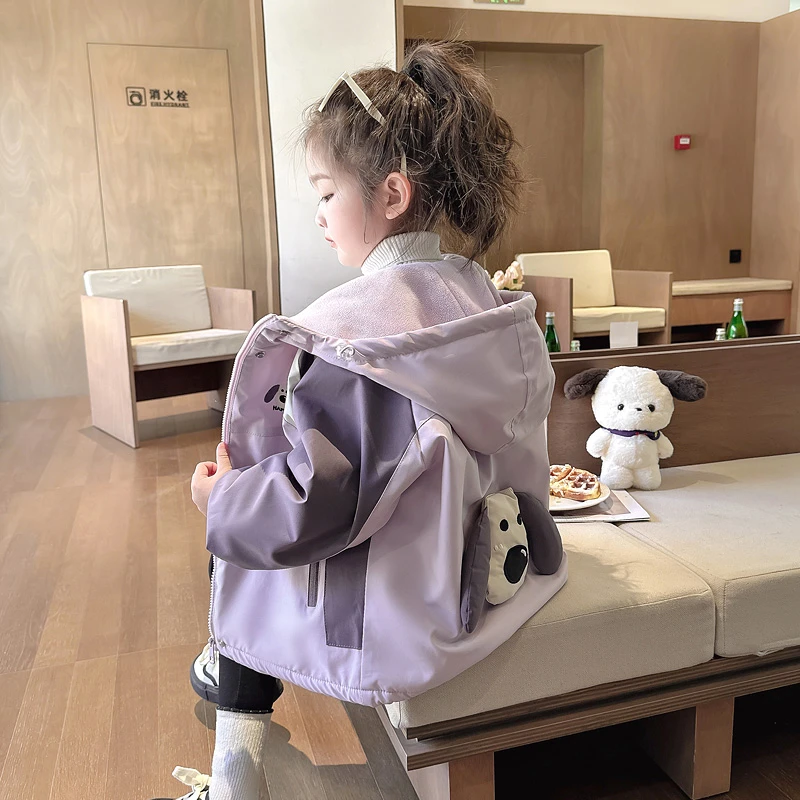 女童冬款加绒加厚冲锋衣2024新款儿童连帽卡通刺绣女宝中长款风衣