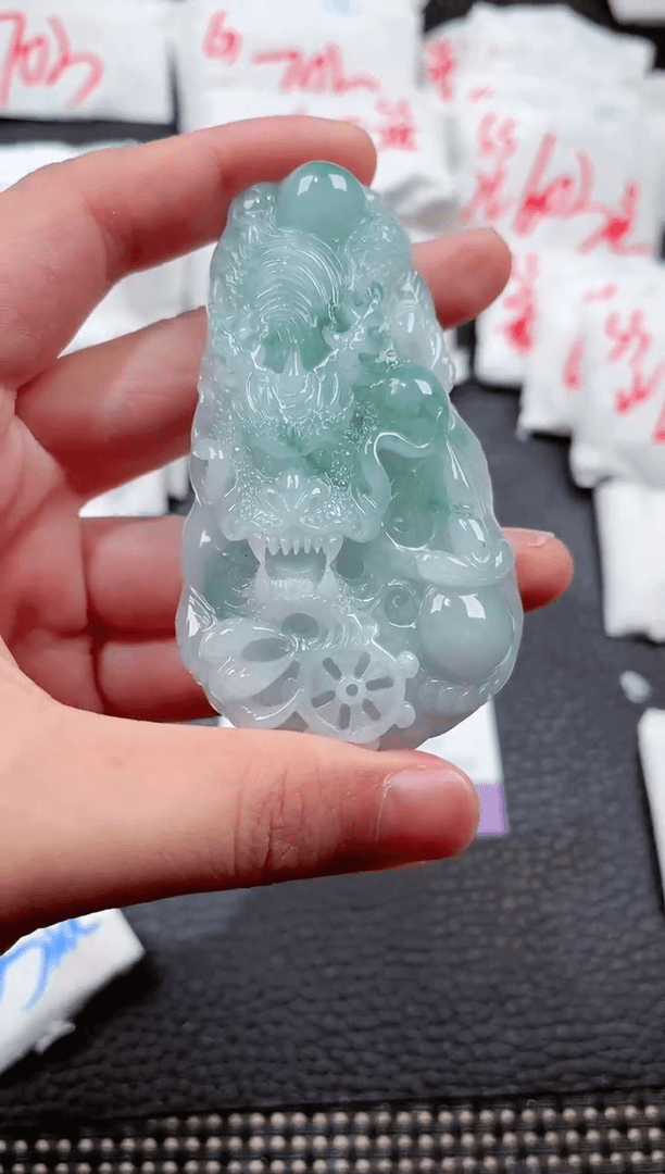 【闪购商品】翡翠颈饰未镶嵌00013335