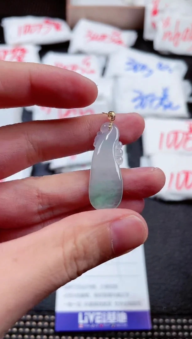 【闪购商品】翡翠颈饰18K金镶嵌00011376