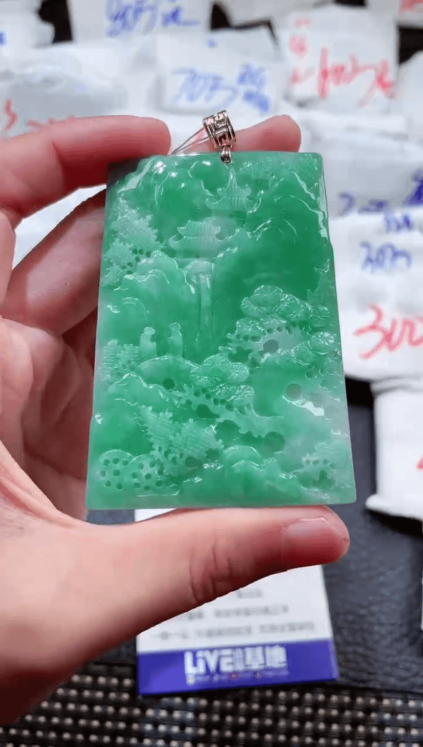 【闪购商品】翡翠颈饰18K金镶嵌00011818