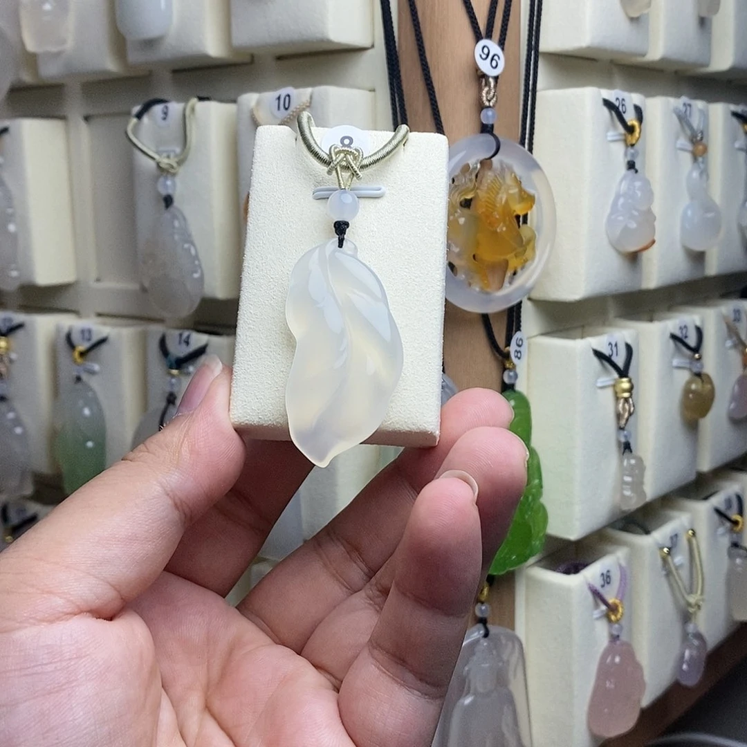 玛瑙/玉髓颈饰未镶嵌懒**～