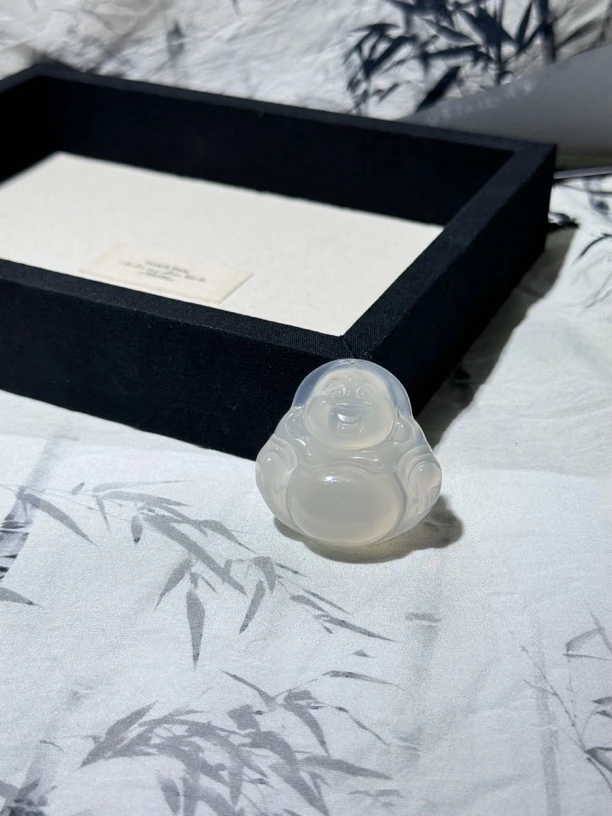 天然高冰马料玛瑙玉髓 大肚弥勒佛，笑口常开，毛衣链送礼 礼物首选