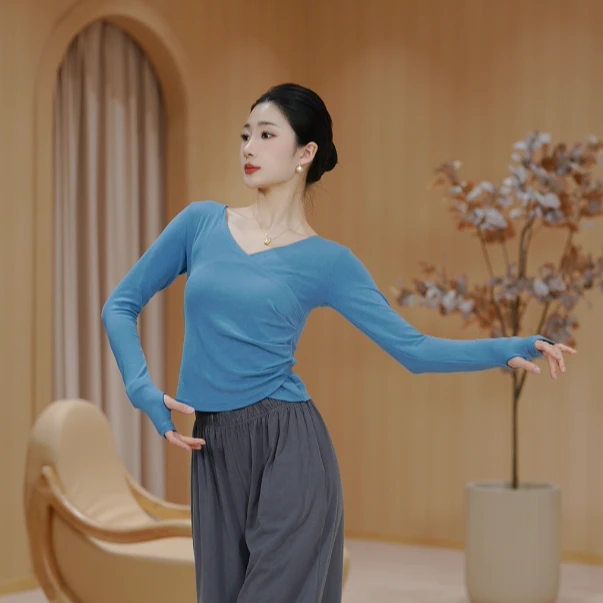 3304 D 现代舞蹈服练功服V领新款上衣长袖打底秋冬套指中国舞训练