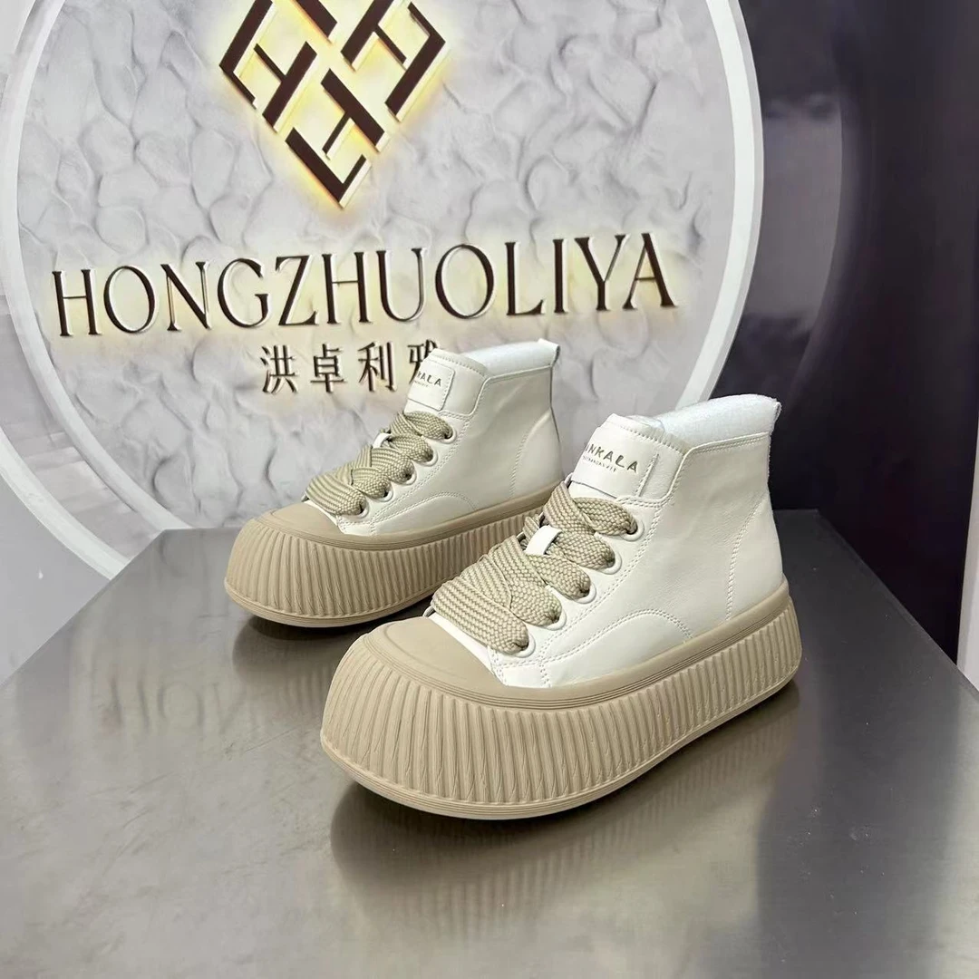 28050新款上新2024冬款新品棉里时尚精品百搭马丁靴中筒潮