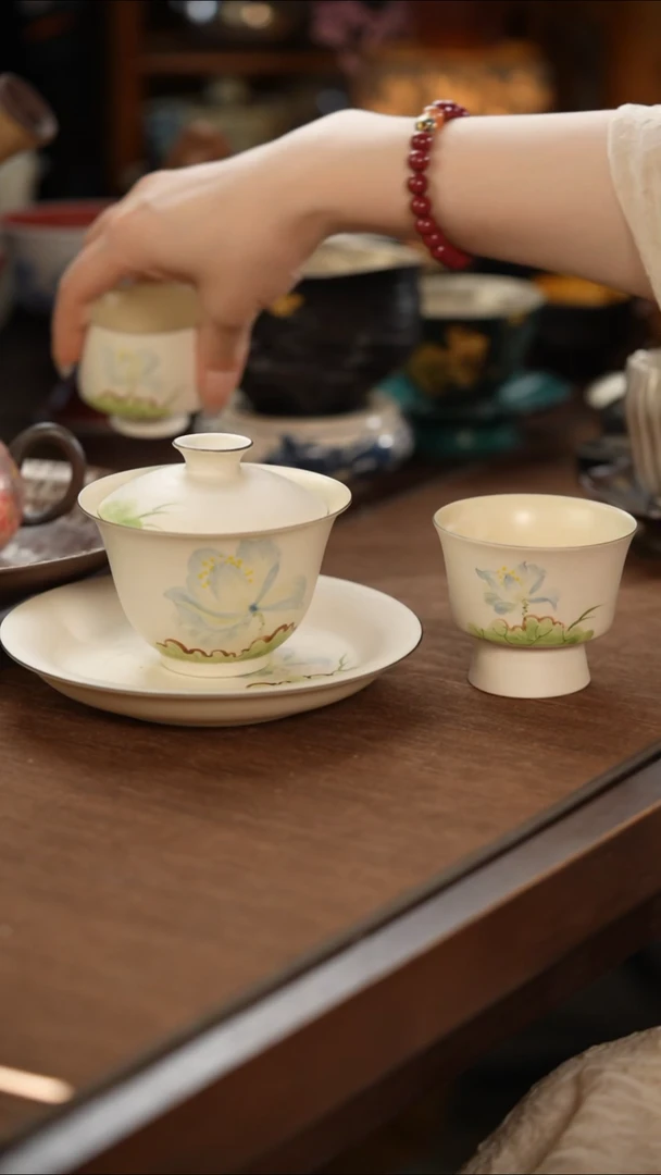 【闪购商品】手绘粉引美人杯(蓝荷