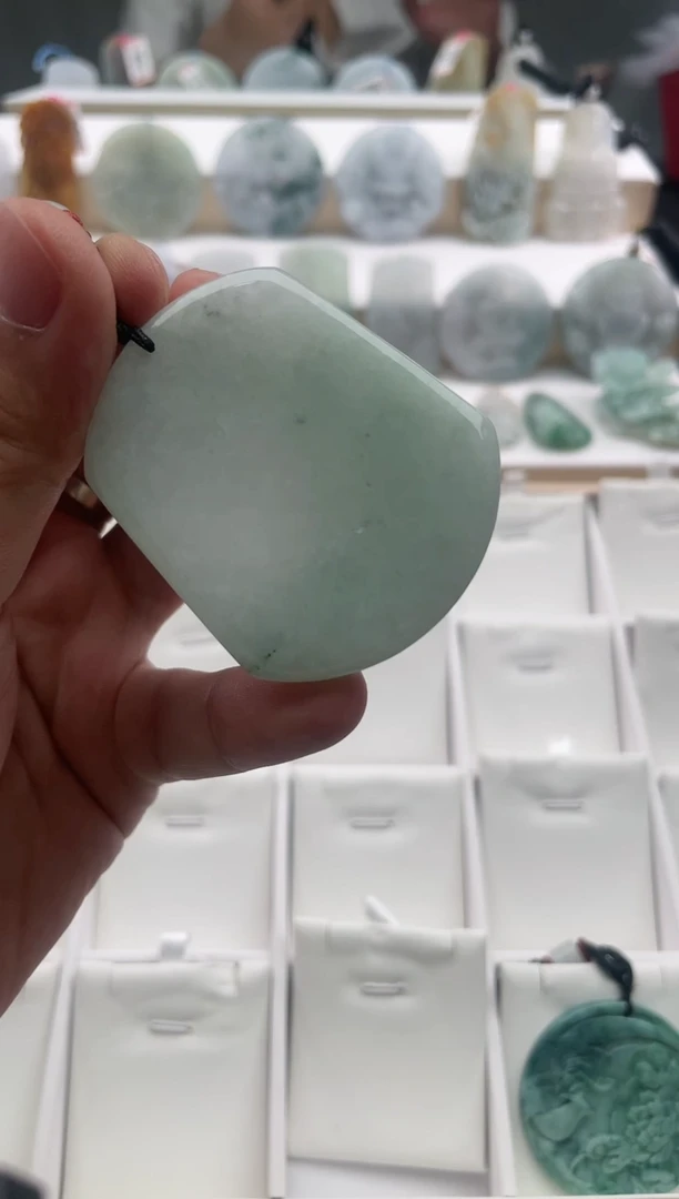 【闪购商品】翡翠颈饰未镶嵌....11/10/60