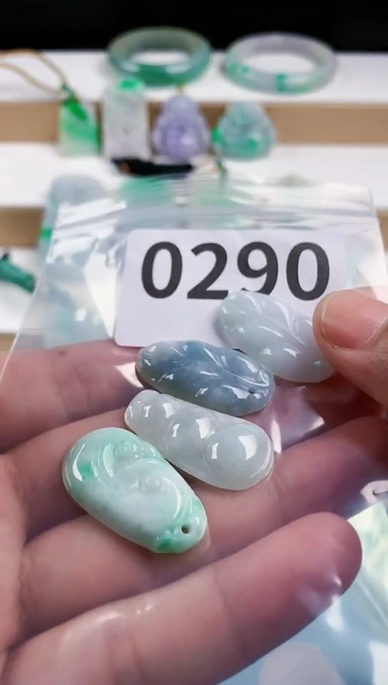 【闪购商品】翡翠颈饰未镶嵌天然翡翠吊坠挂件