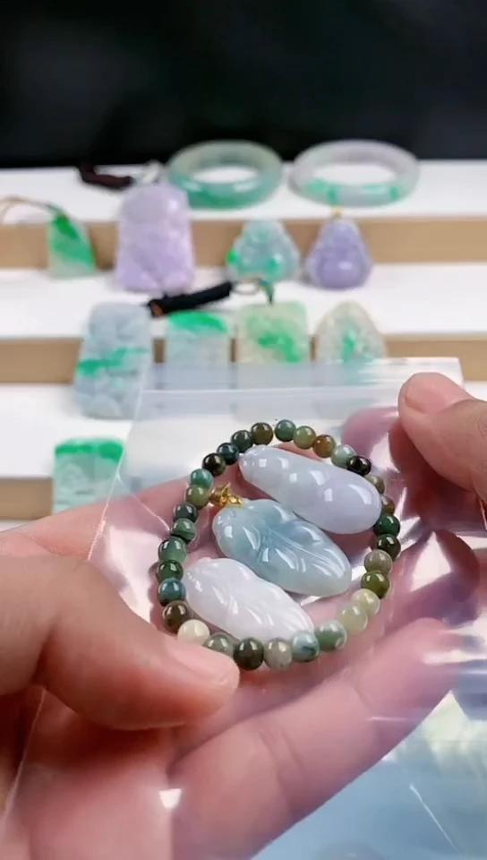 【闪购商品】翡翠颈饰未镶嵌天然翡翠吊坠项链多样性发货其一
