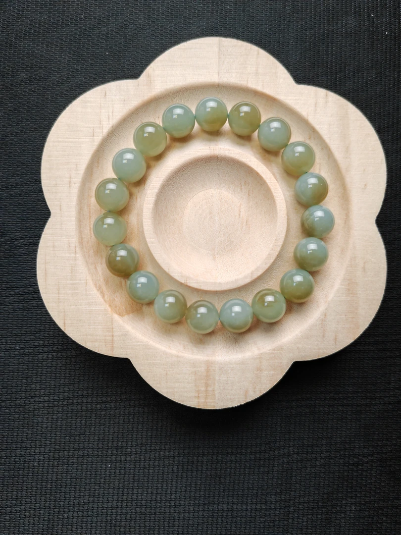 和田玉老坑料且末青糖皮卡10mm手串