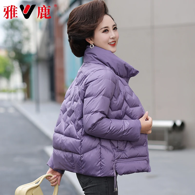 雅鹿羽绒服妈妈款洋气短款中老年人加厚冬装中年女款时尚保暖外套