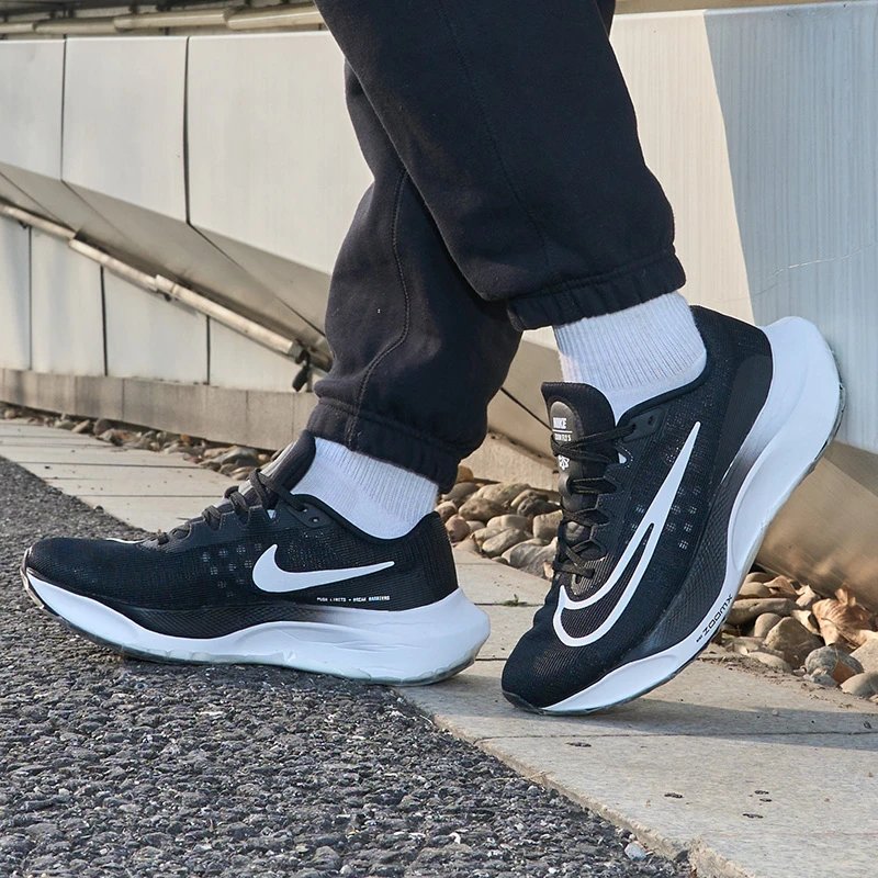 【商城】Nike耐克男鞋ZOOM FLY户外雅丹风休闲舒适跑步鞋DM8968-001