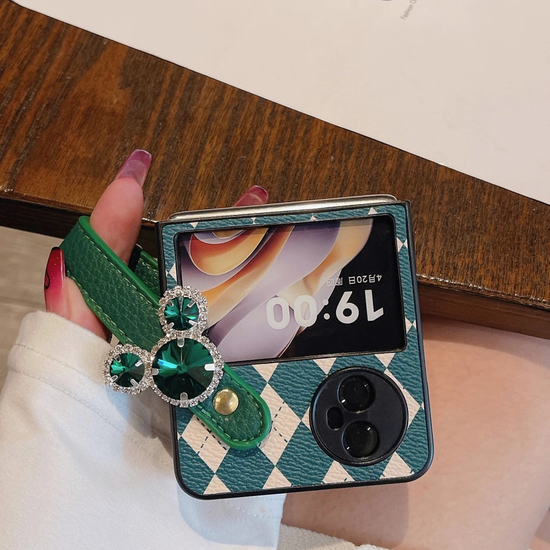 适用VIVO X FLIP 复古绿米奇格纹贴皮折叠手机壳水钻吊坠腕带支架