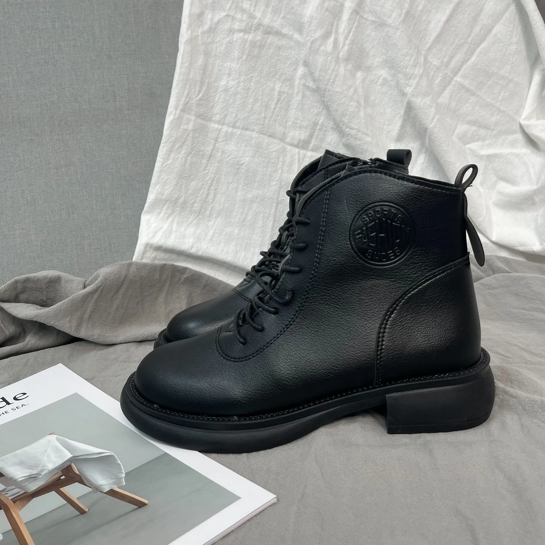 8827软底软面马丁靴云仓