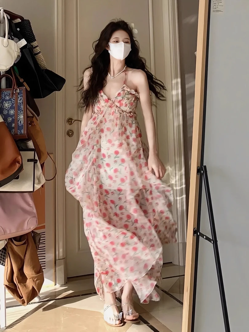 三亚旅游拍照衣服海边度假沙滩裙超仙碎花露背吊带连衣裙仙女裙子