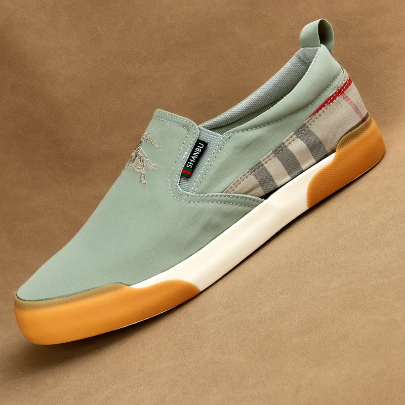 2025夏季冰丝透气百搭时尚休闲男士帆布鞋潮流舒适软底一脚蹬板鞋