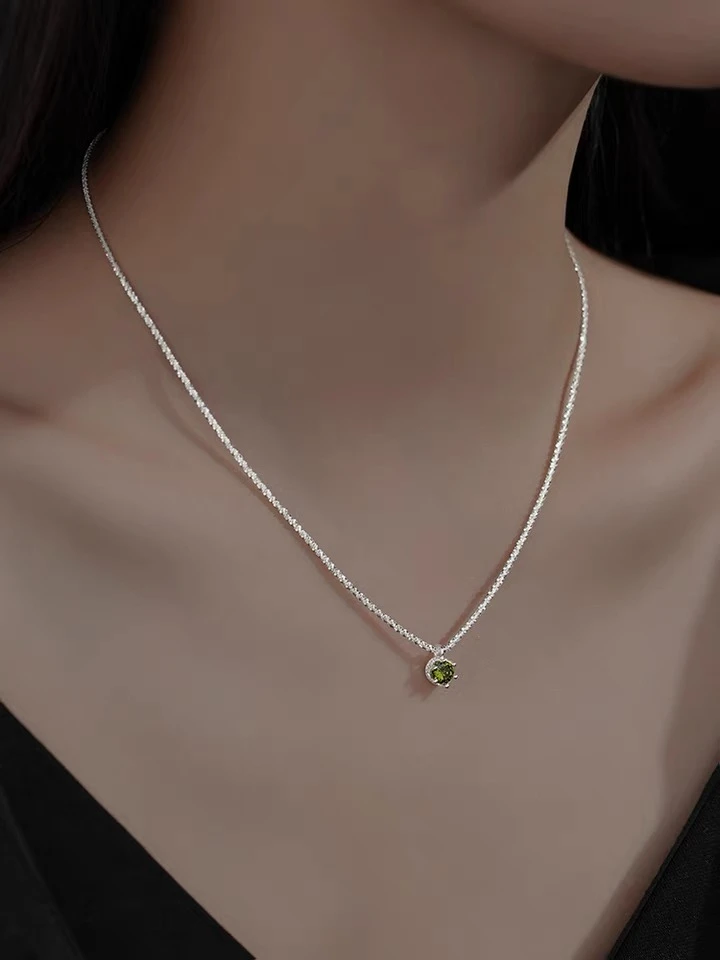 坠链均足银合成锆石 橄榄绿套链足银纯银简约精致镶嵌百搭轻奢