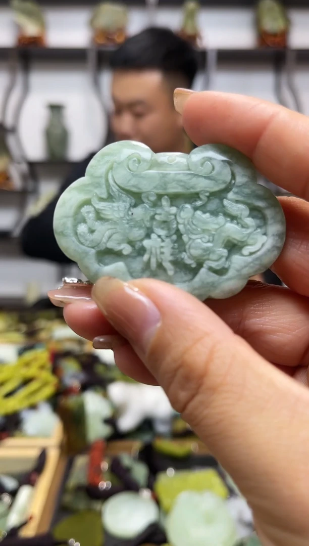 【闪购商品】蛇纹石玉颈饰未镶嵌岫玉精美单品拍一发一
