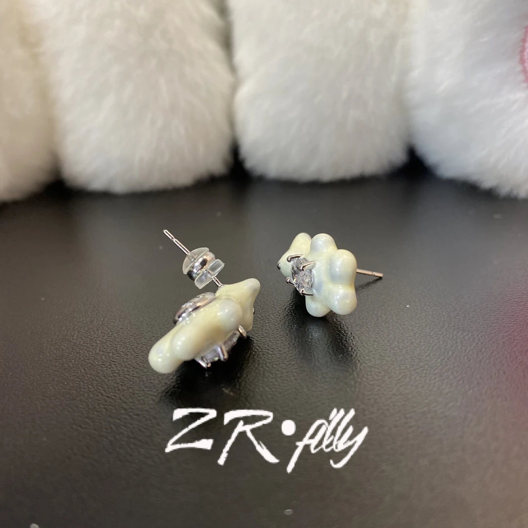 铜合金合成锆石耳饰 时尚个性白熊耳钉3792