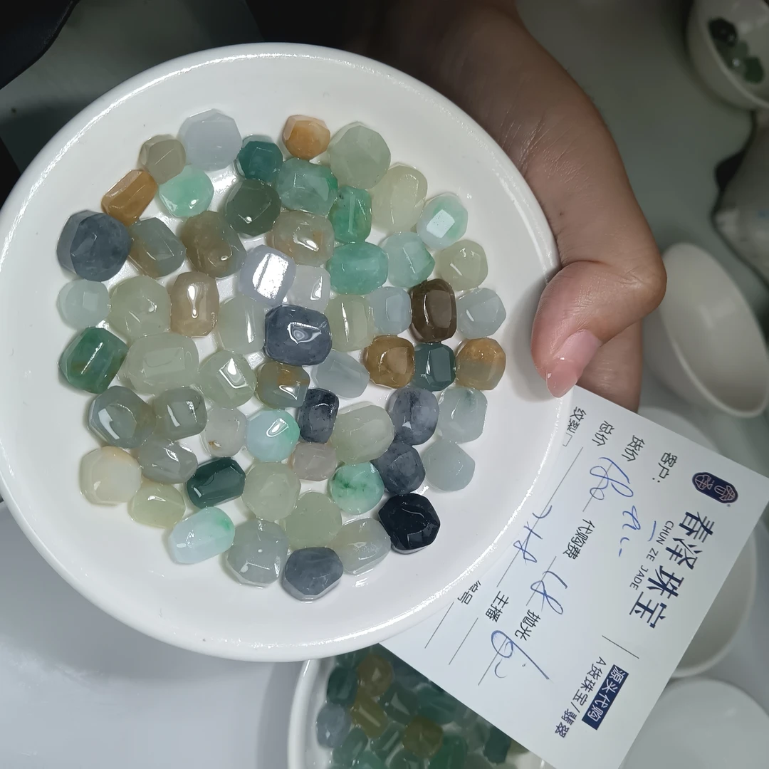 吊坠翡翠珠宝镶嵌