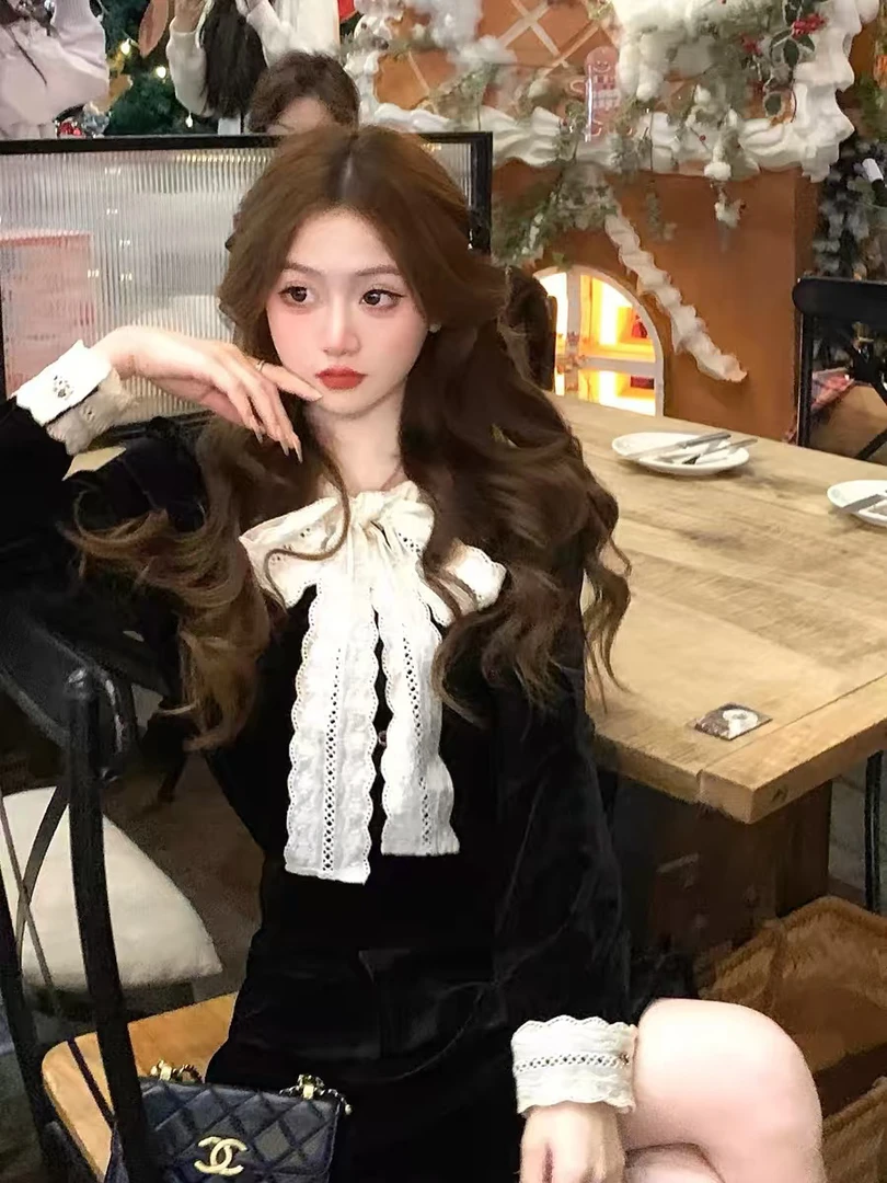 法式高级感蕾丝系带蝴蝶结衬衫女2024秋季小香风气质黑色丝绒上衣