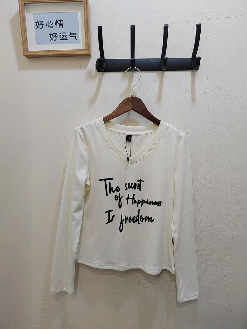 麦寻秋款v领薄绒打底衫txlzq009