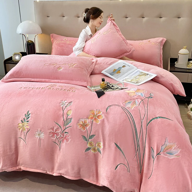 8斤多全消光高克重加厚加绒牛奶绒四件套双面绒绣花床上用品刺绣