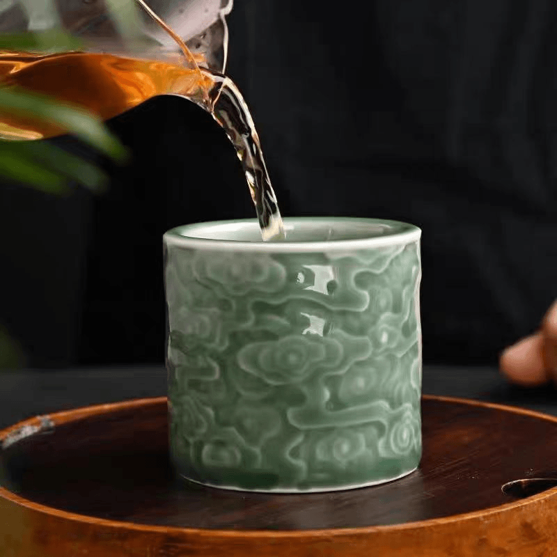 陶瓷青瓷浮雕主人杯