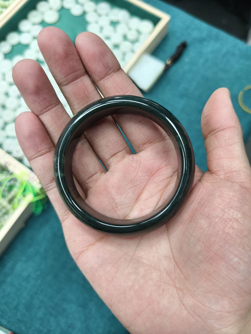 精品和田玉手镯1