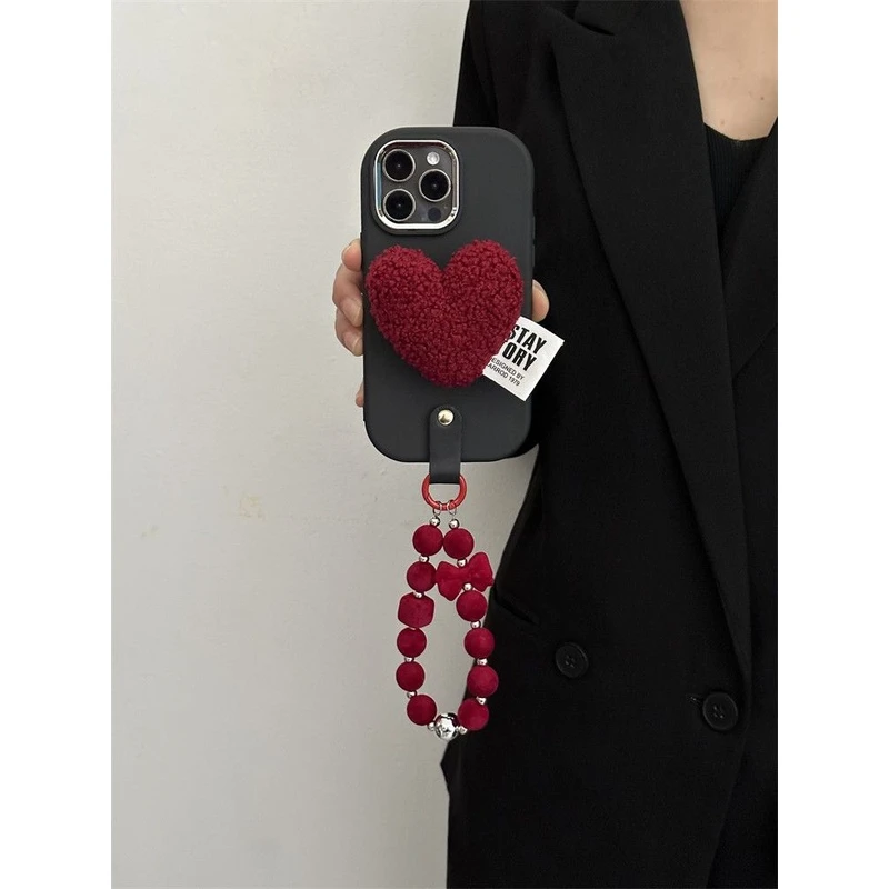 潮款苹果14promax手机壳15pro软壳13毛绒爱心12手链11高级感轻奢