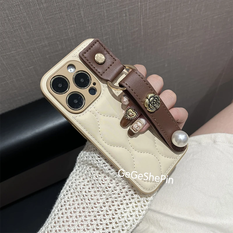 苹果华为秋冬腕带iphone15promax手机壳14/13/12/11高级皮60pro女