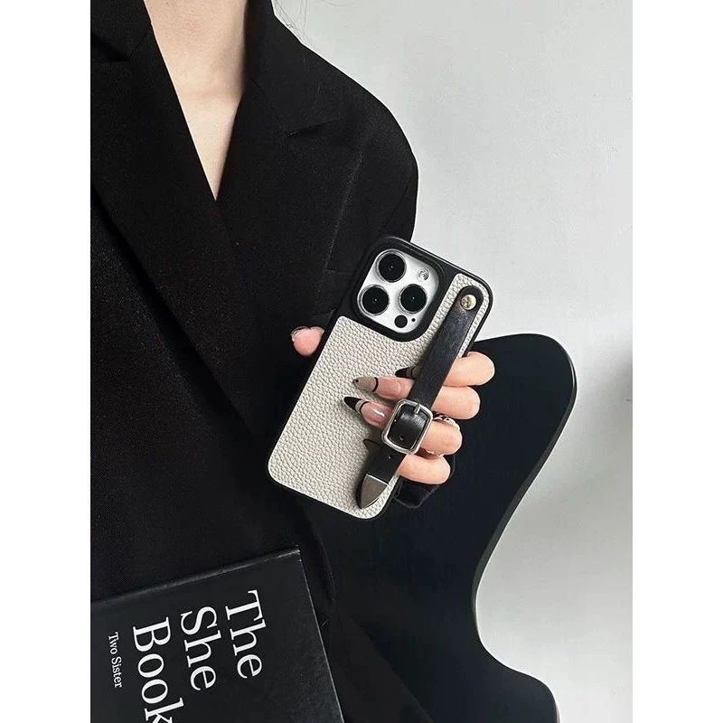高级皮质腕带适用iPhone15promax手机壳适用苹果14皮纹12防摔11女