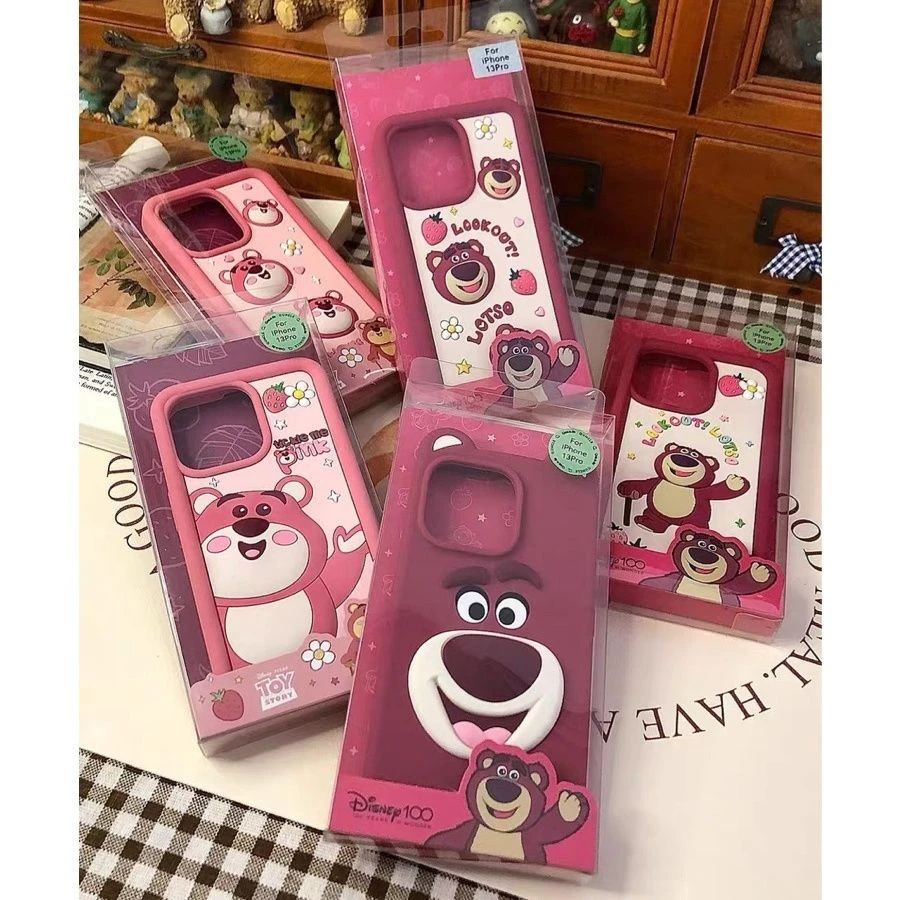 正版迪士尼卡通可爱草莓熊硅胶手机壳适用iPhone14苹果13立体防摔