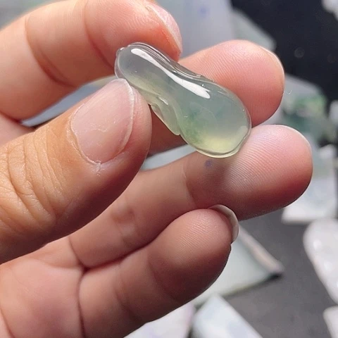 翡翠颈饰未镶嵌翡翠白菜