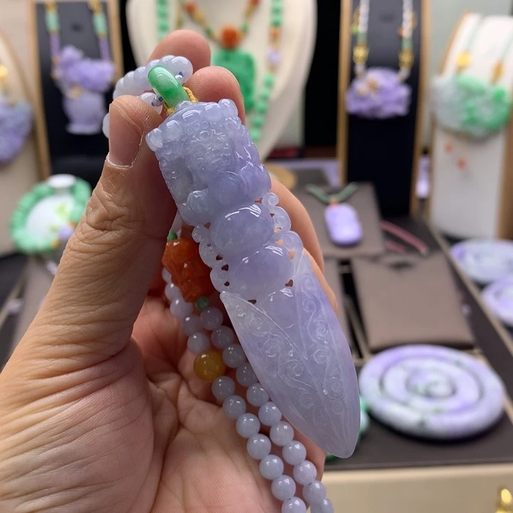 翡翠吊坠(赠链)未镶嵌