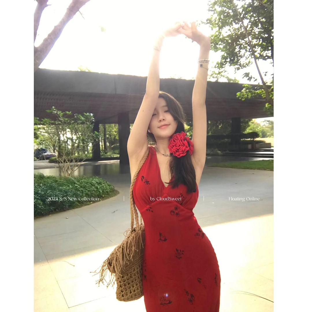 CloudSweet白云甜蔷薇红色v领吊带夏季女夏收腰度假裙女装连衣裙