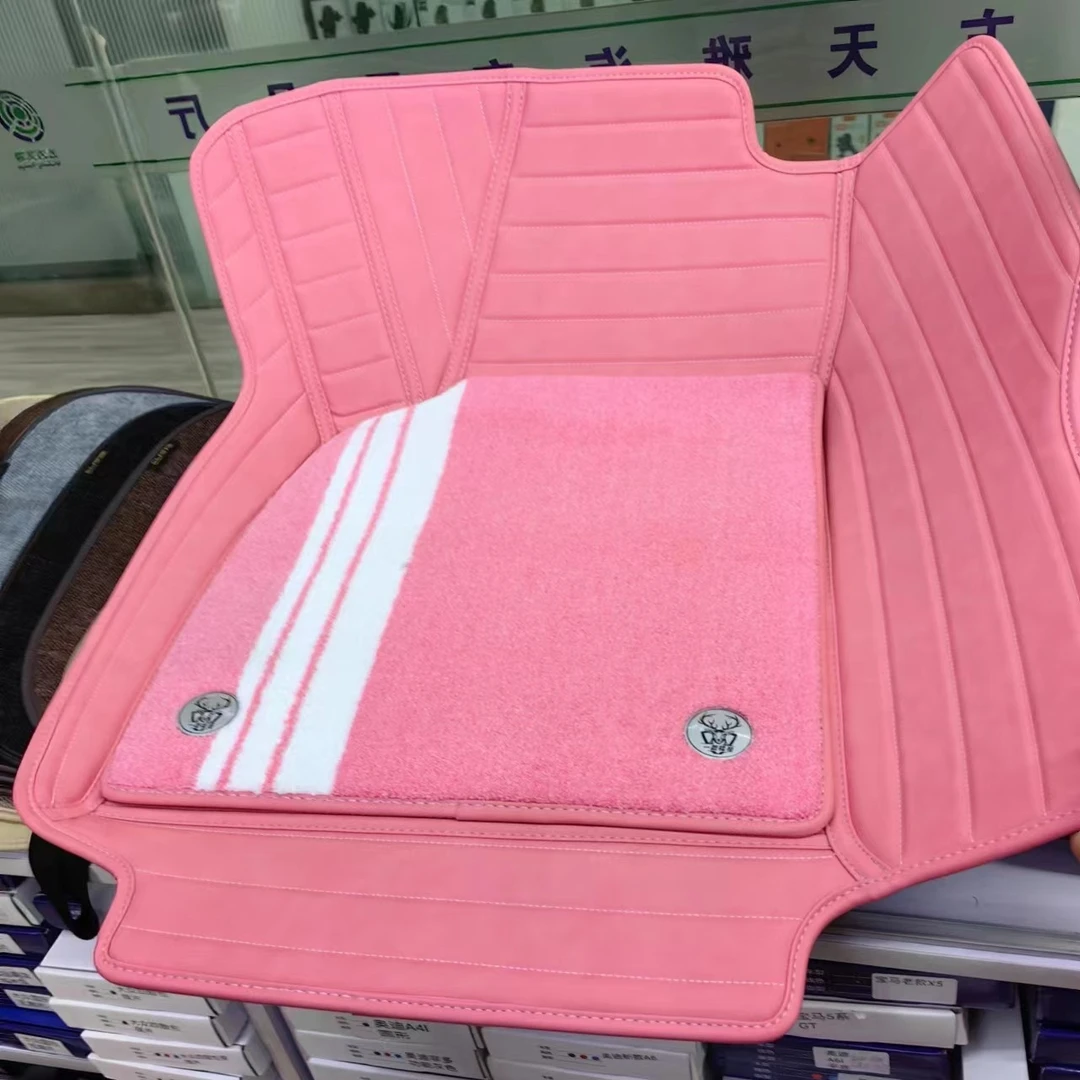 肤感皮脚垫，不拆座椅的脚垫天花板，皮子细腻如婴儿肌肤，暴晒无味！