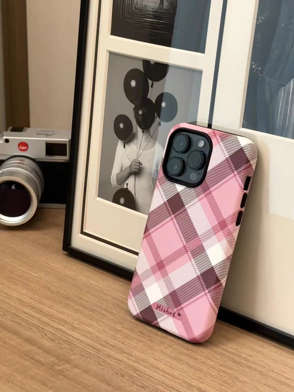 Hishot | 粉棕格韩菲二合一苹果14/15promax简约情侣ins风保护壳