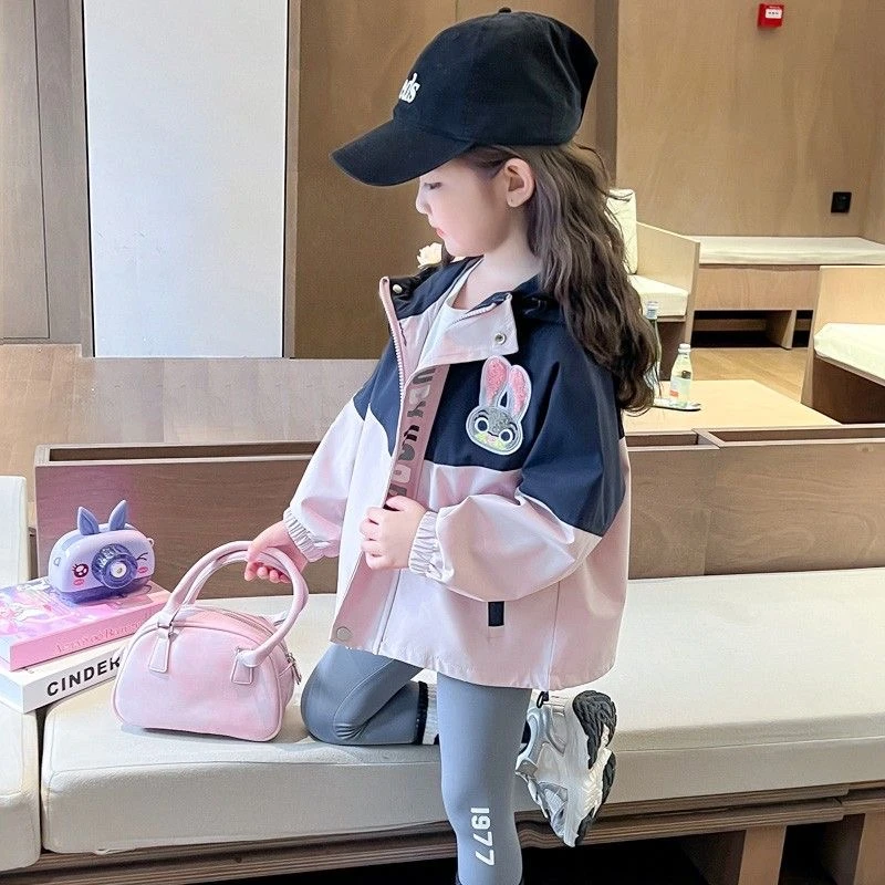 女童秋装外套新款2024春秋儿童洋气兔子连帽风衣女孩秋季冲锋衣潮