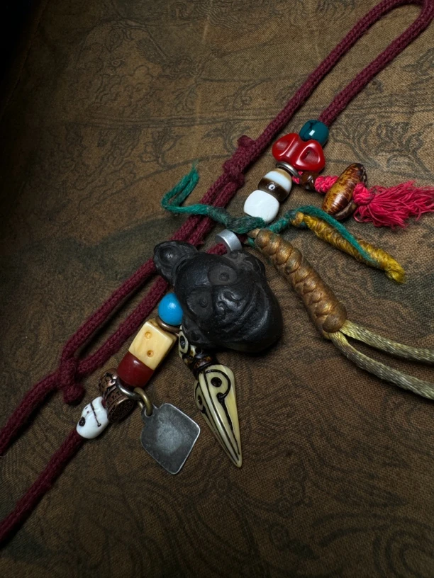 泥塑娘拉擦擦搭配锁骨链