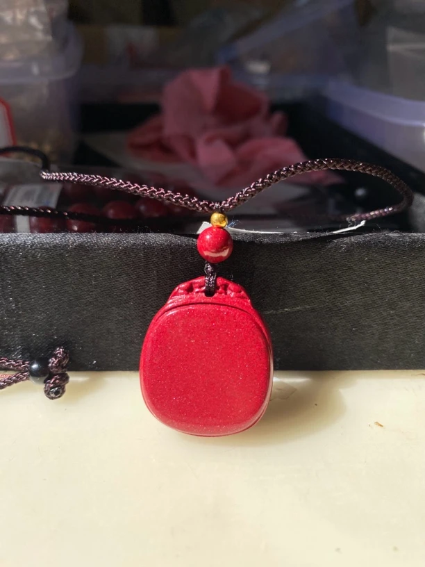 含辰砂工艺品湖南湘西天然朱砂晶粉砂小无事牌吊坠