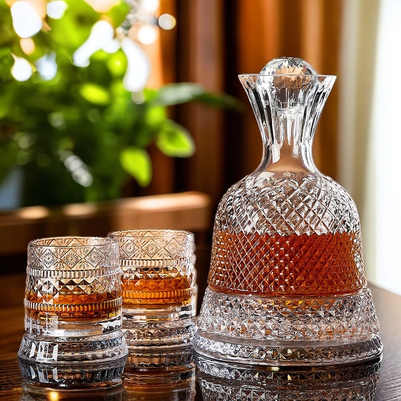 轻奢高档威士忌酒杯洋酒杯水晶玻璃不倒翁家用旋转啤酒杯子醒酒器
