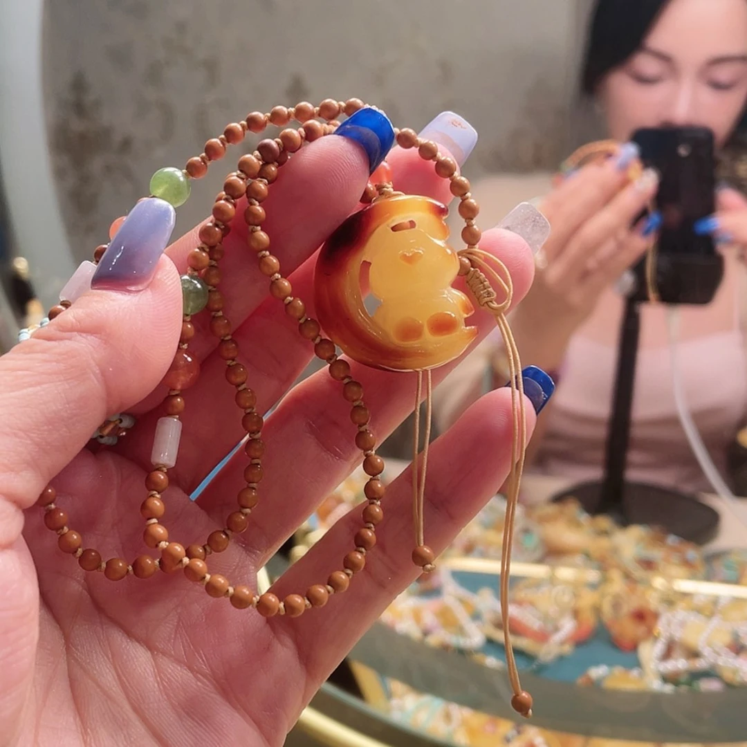 【闪购商品】琥珀颈饰未镶嵌