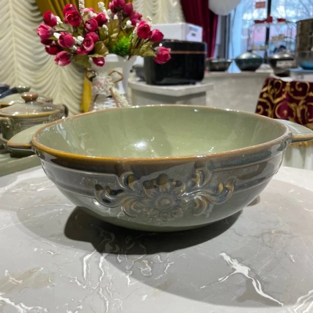 两件祖母绿陶瓷大汤碗双耳碗（直径25cm）