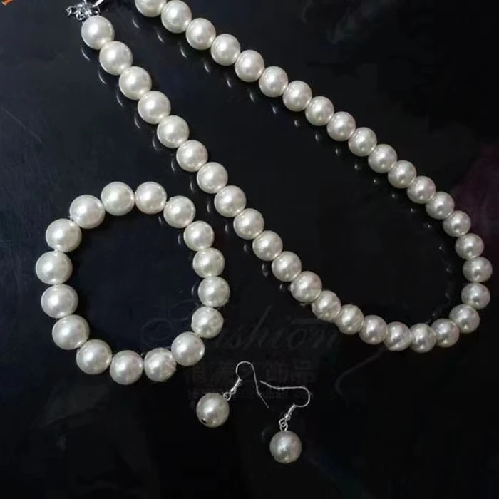 简约百搭款白色珠珠三件套项链