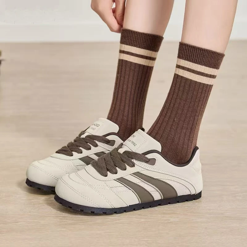 秋冬爆款超轻小白鞋女2024年新款秋冬百搭休闲板鞋ins潮鞋B686