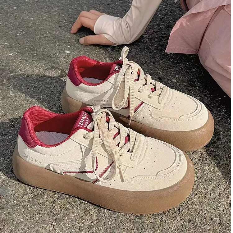 BEIER休闲板鞋女2024港风爆款百搭韩版设计感小白鞋8060