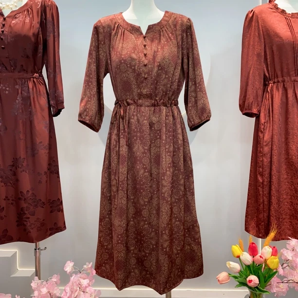 5501 【粉丝专享】高品质秋冬新款复古气质百搭显瘦连衣裙