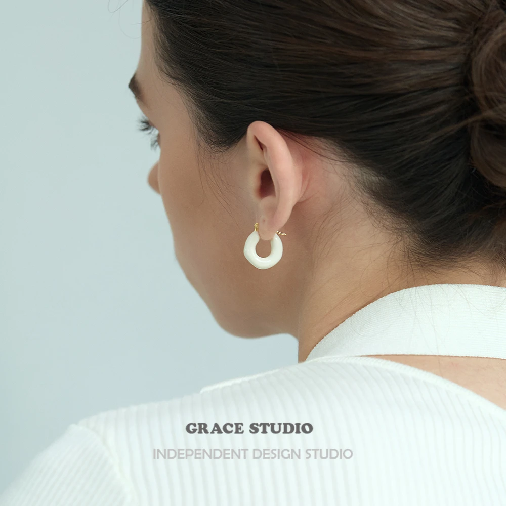 铜合金珐琅耳饰 法式简约高级感白色滴釉耳环气质通勤百搭耳饰