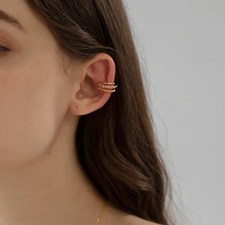 铜合金合成锆石耳饰 法式超闪三层锆石叠戴耳骨夹精致耳钉女耳夹