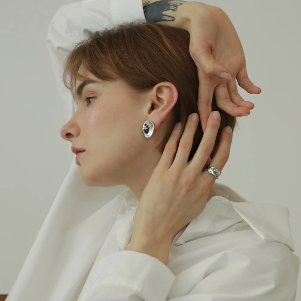 铜合金耳饰 欧美时髦设计师款小众不规则亮面金属片耳环